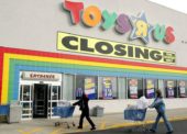Are the Curtains Closing on Toys “R” Us ?