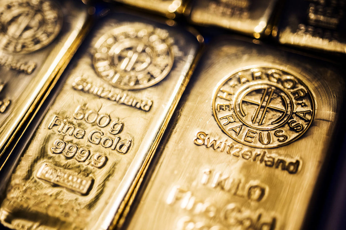 Hedging Risk With Gold
